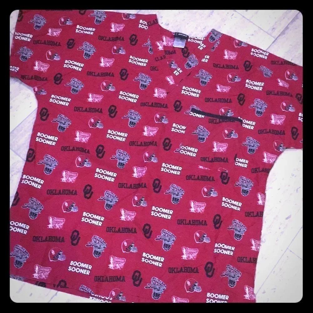 OU scrub top M